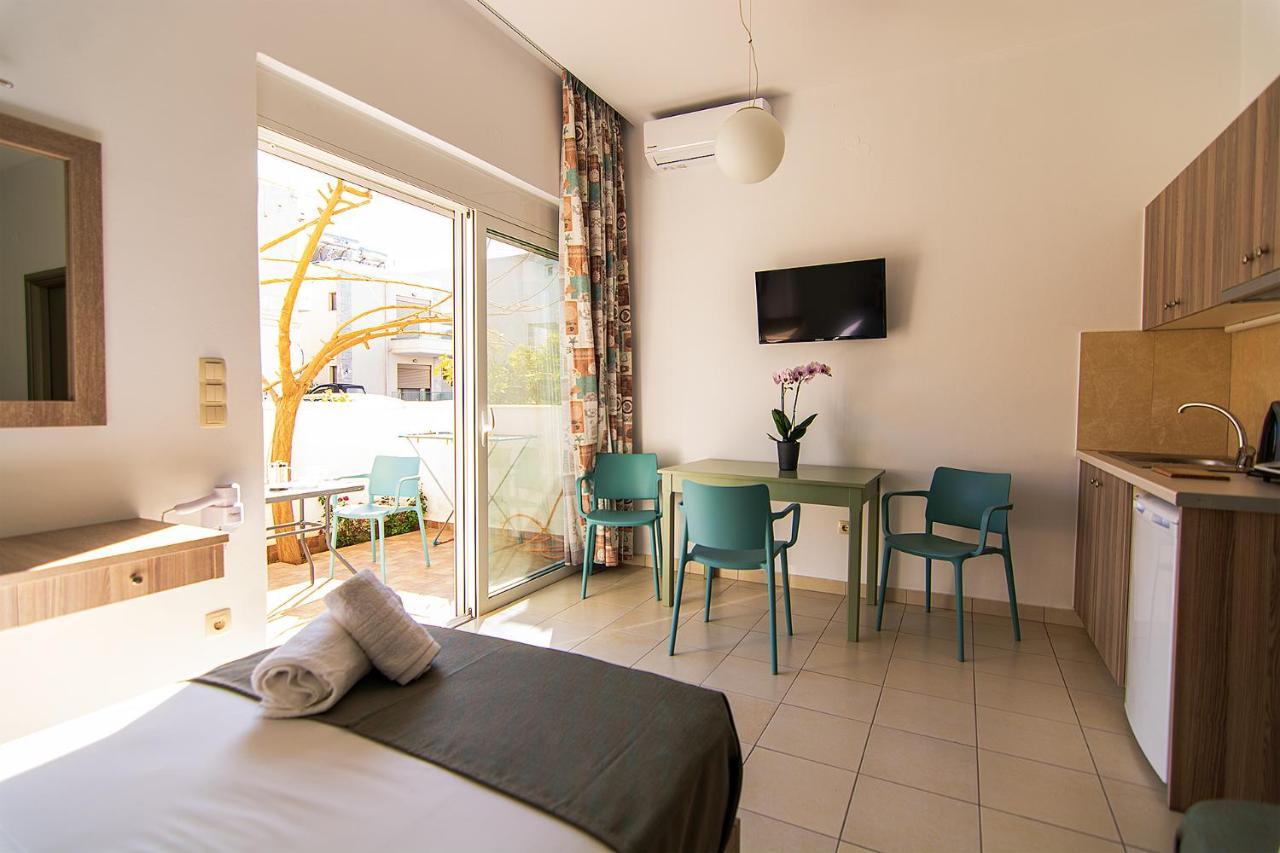 Nicole Rooms Palaiochora Exterior photo