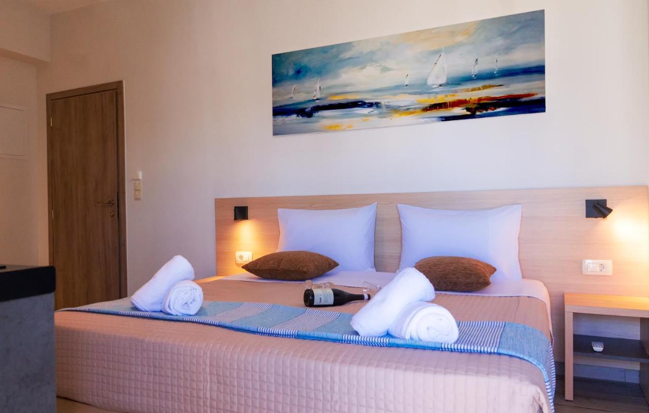 Nicole Rooms Palaiochora Exterior photo